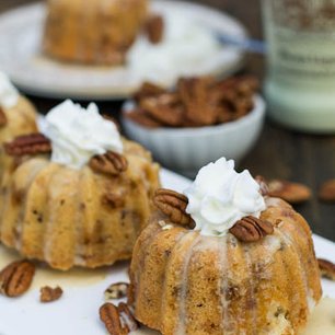 Pecan-Toffee Pound Cakes with Praline Creme Anglaise
